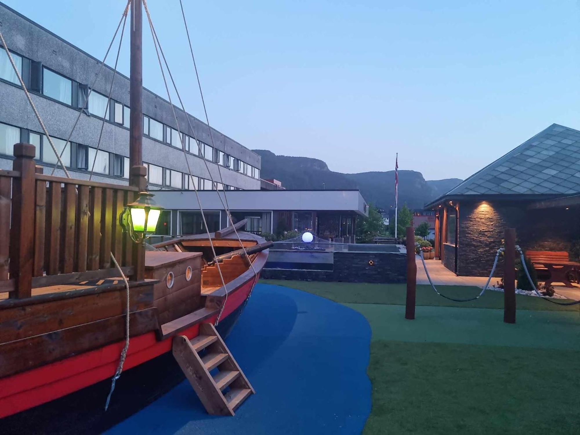 Bremanger Fjord Hotell Svelgen Exteriér fotografie