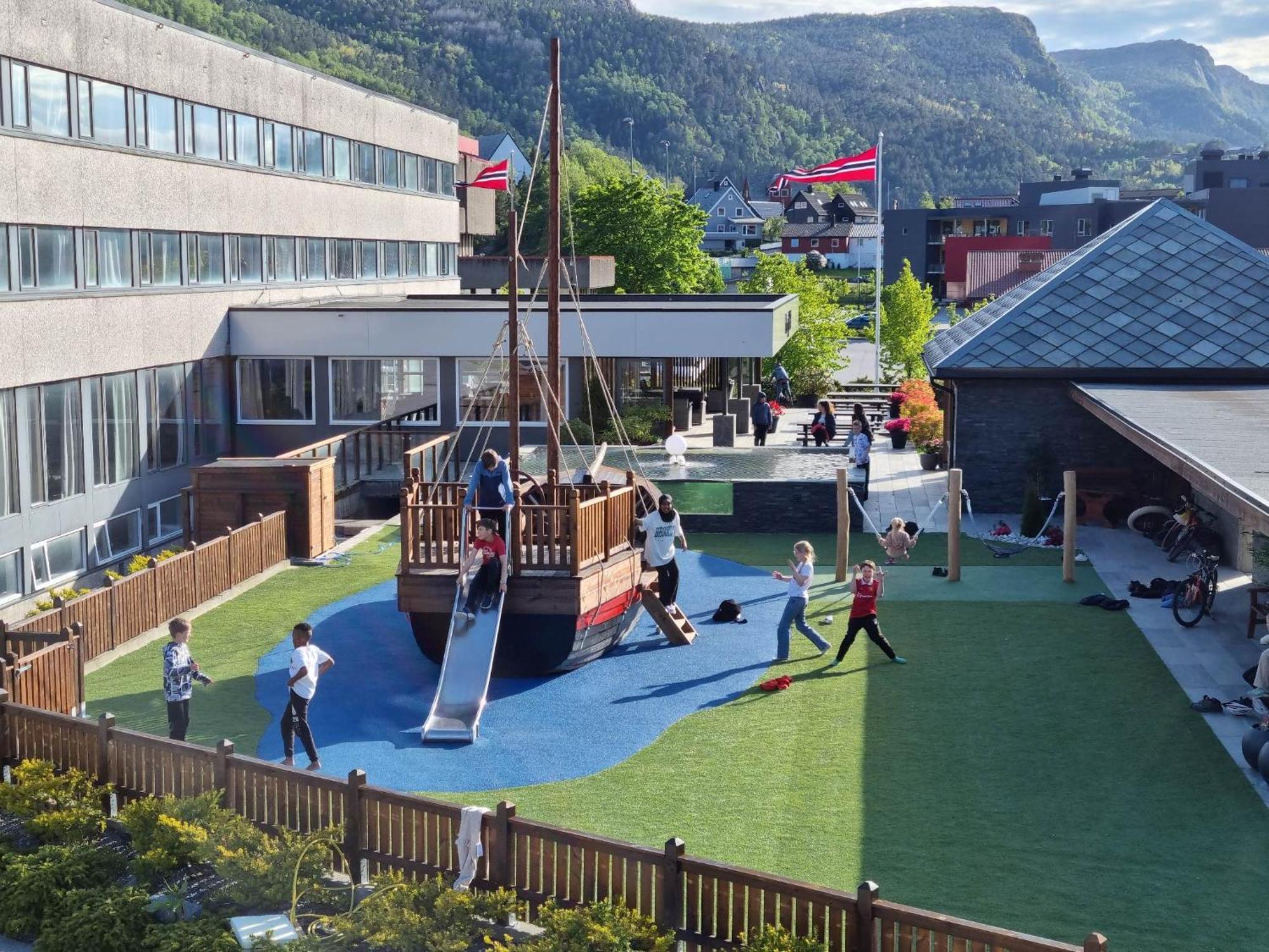 Bremanger Fjord Hotell Svelgen Exteriér fotografie